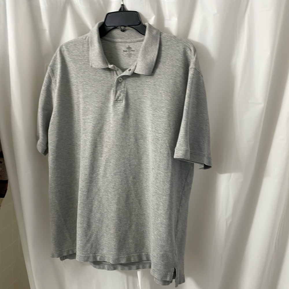 Pre-men’s polo shirt size ?extra large due to label fading.